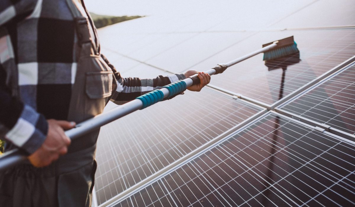 Nettoyer panneaux solaires